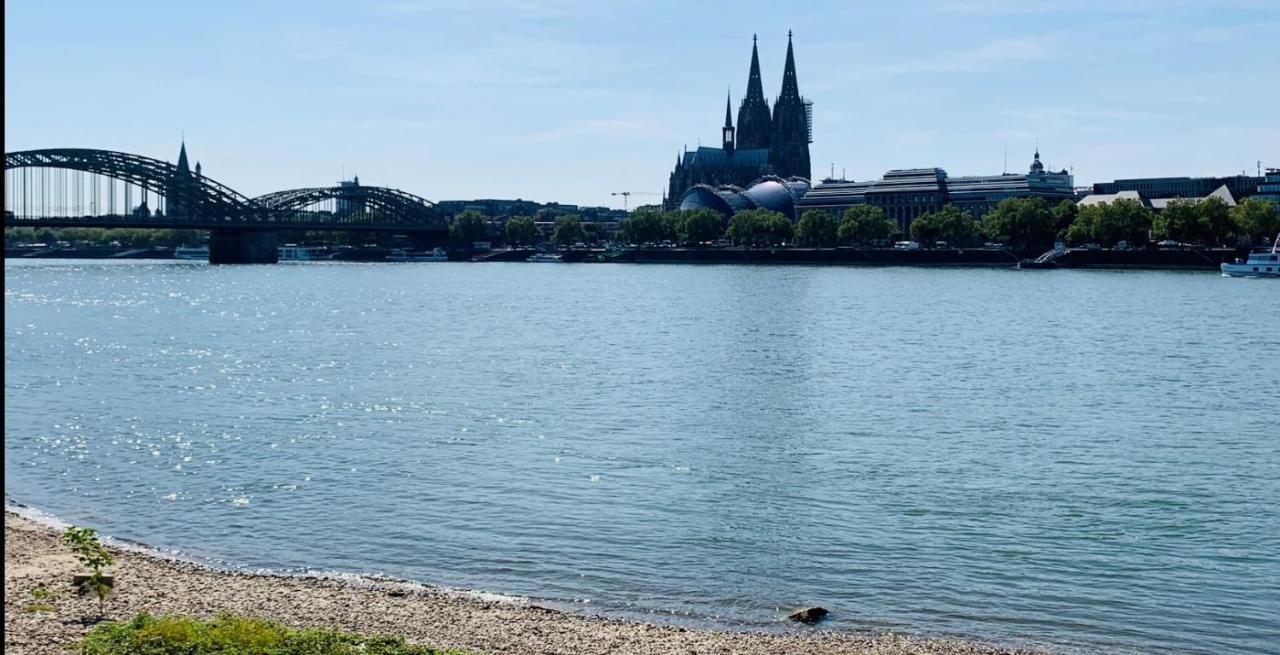 Messe Apartment Am Rhein ケルン エクステリア 写真